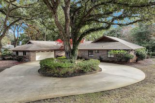 124 Coggins Point Rd, Hilton Head Island, SC 29928