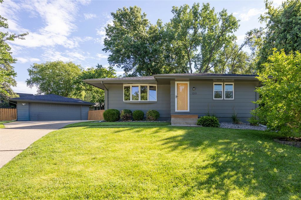 1311 Spring Street, Des Moines, IA 50315