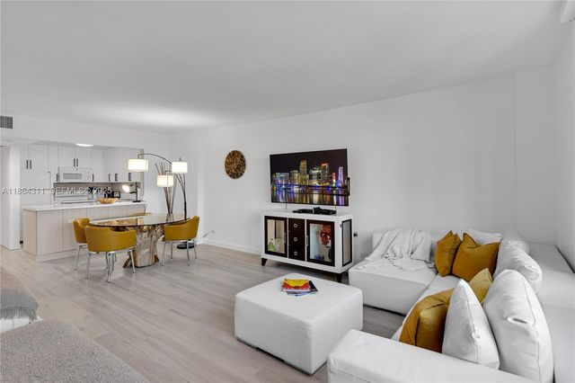 2301 Collins Avenue 542, Miami Beach, FL 33139