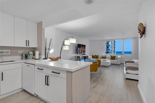 2301 Collins Avenue 542, Miami Beach, FL 33139