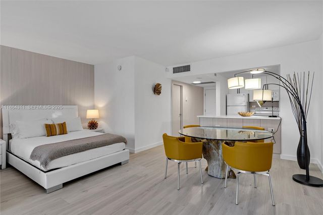 2301 Collins Avenue 542, Miami Beach, FL 33139