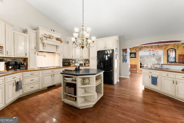 181 Asbury Mill Road, Cleveland, GA 30528