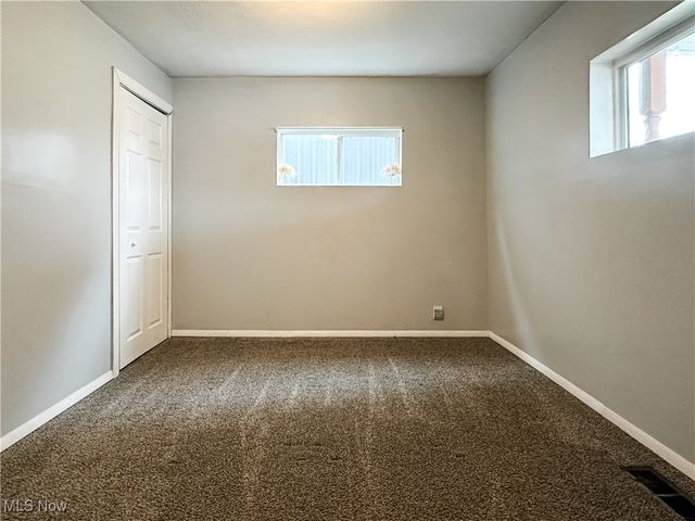 805 Warren Avenue, Belpre, OH 45714