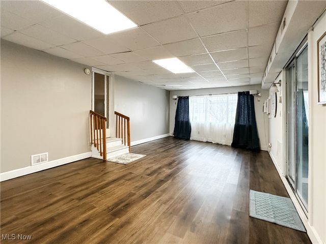 805 Warren Avenue, Belpre, OH 45714