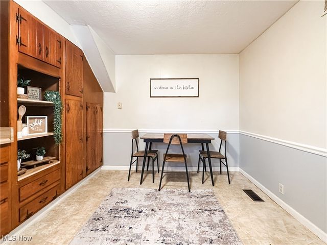 805 Warren Avenue, Belpre, OH 45714