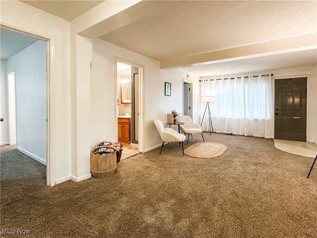 805 Warren Avenue, Belpre, OH 45714