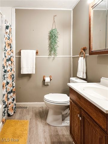 805 Warren Avenue, Belpre, OH 45714