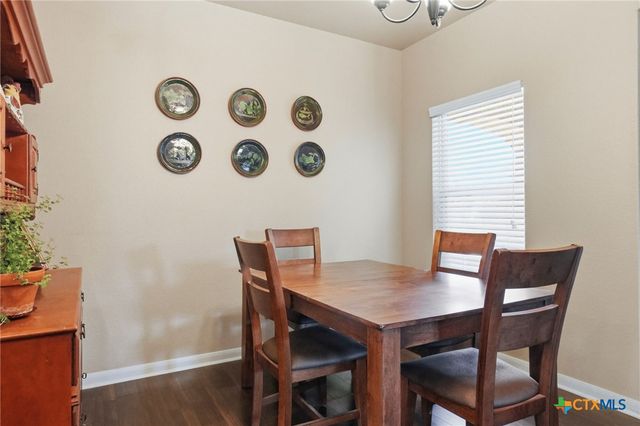 225 Greenway Drive, Seguin, TX 78155