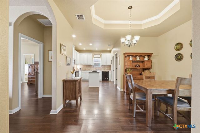 225 Greenway Drive, Seguin, TX 78155