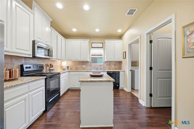 225 Greenway Drive, Seguin, TX 78155
