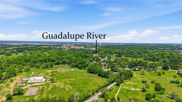 225 Greenway Drive, Seguin, TX 78155