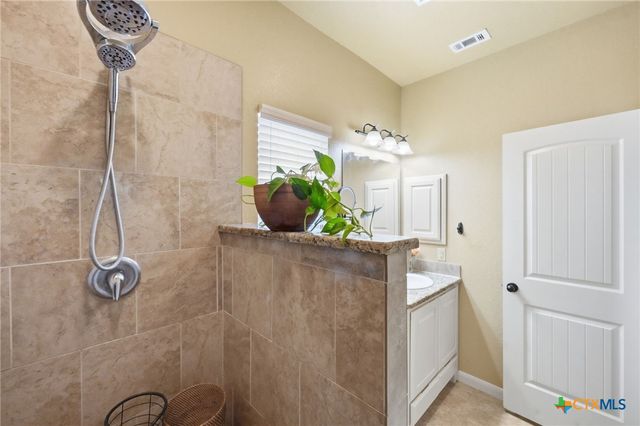 225 Greenway Drive, Seguin, TX 78155