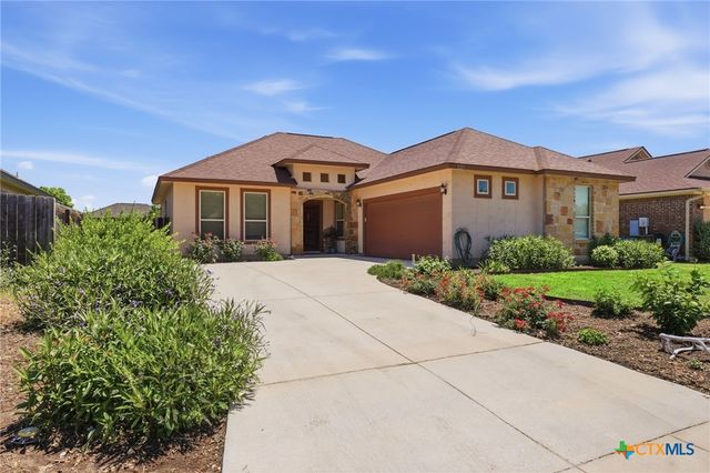 225 Greenway Drive, Seguin, TX 78155
