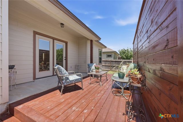 225 Greenway Drive, Seguin, TX 78155