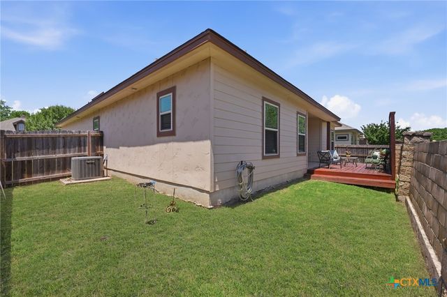 225 Greenway Drive, Seguin, TX 78155