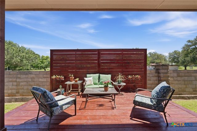 225 Greenway Drive, Seguin, TX 78155