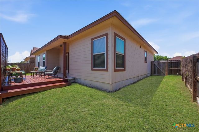 225 Greenway Drive, Seguin, TX 78155