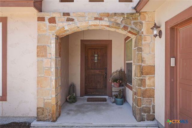 225 Greenway Drive, Seguin, TX 78155