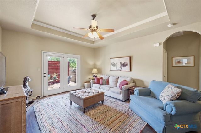 225 Greenway Drive, Seguin, TX 78155