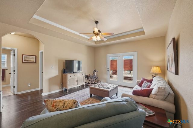225 Greenway Drive, Seguin, TX 78155