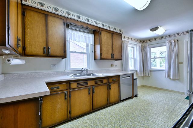 7637 W Armitage Avenue, Elmwood Park, IL 60707