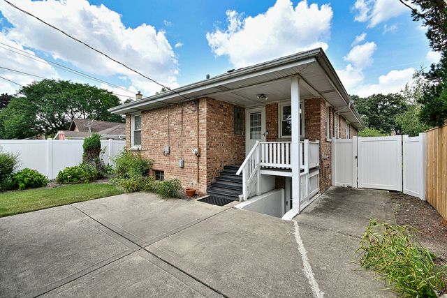 7637 W Armitage Avenue, Elmwood Park, IL 60707