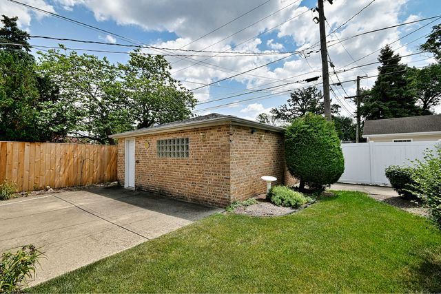 7637 W Armitage Avenue, Elmwood Park, IL 60707