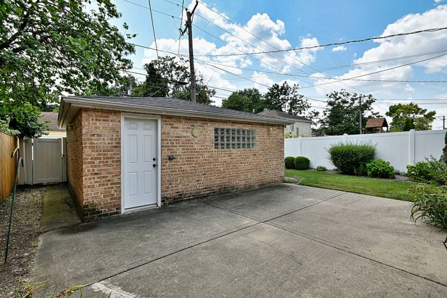 7637 W Armitage Avenue, Elmwood Park, IL 60707