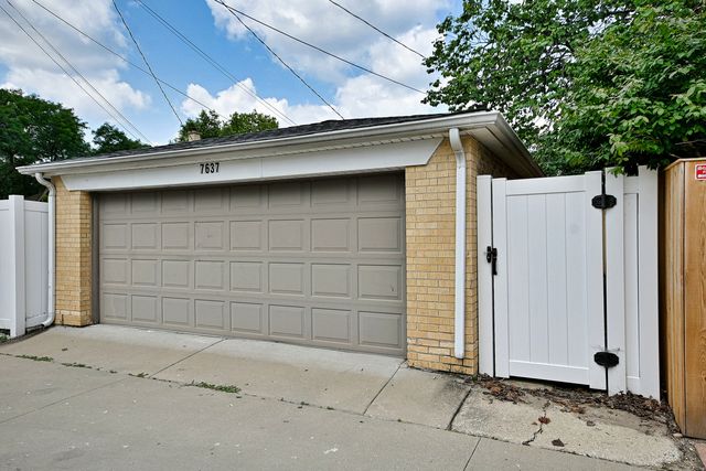 7637 W Armitage Avenue, Elmwood Park, IL 60707