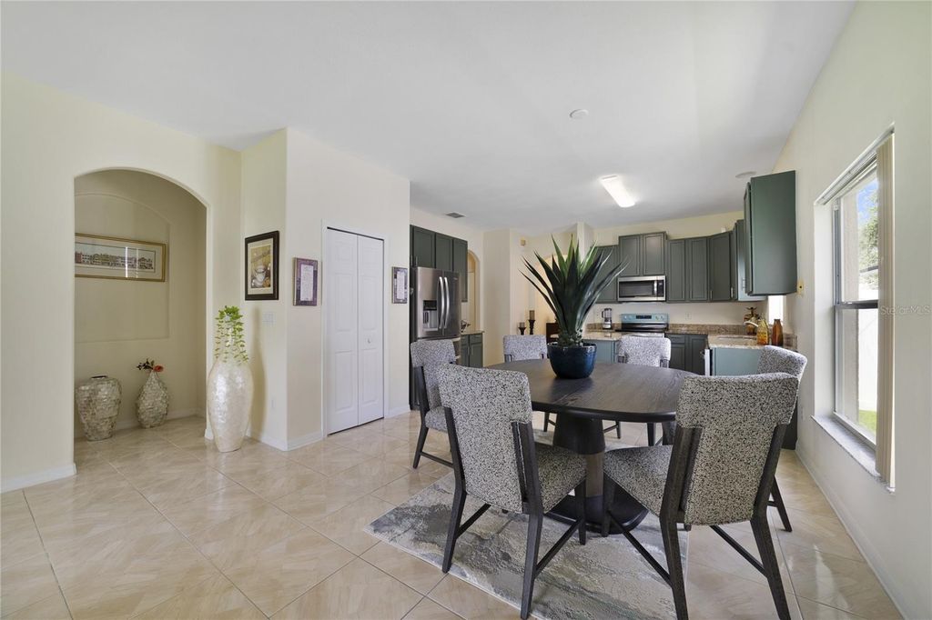 Image 11 of property listing at 8376 PORT LANCASHIRE DRIVE, Orlando, FL 32829