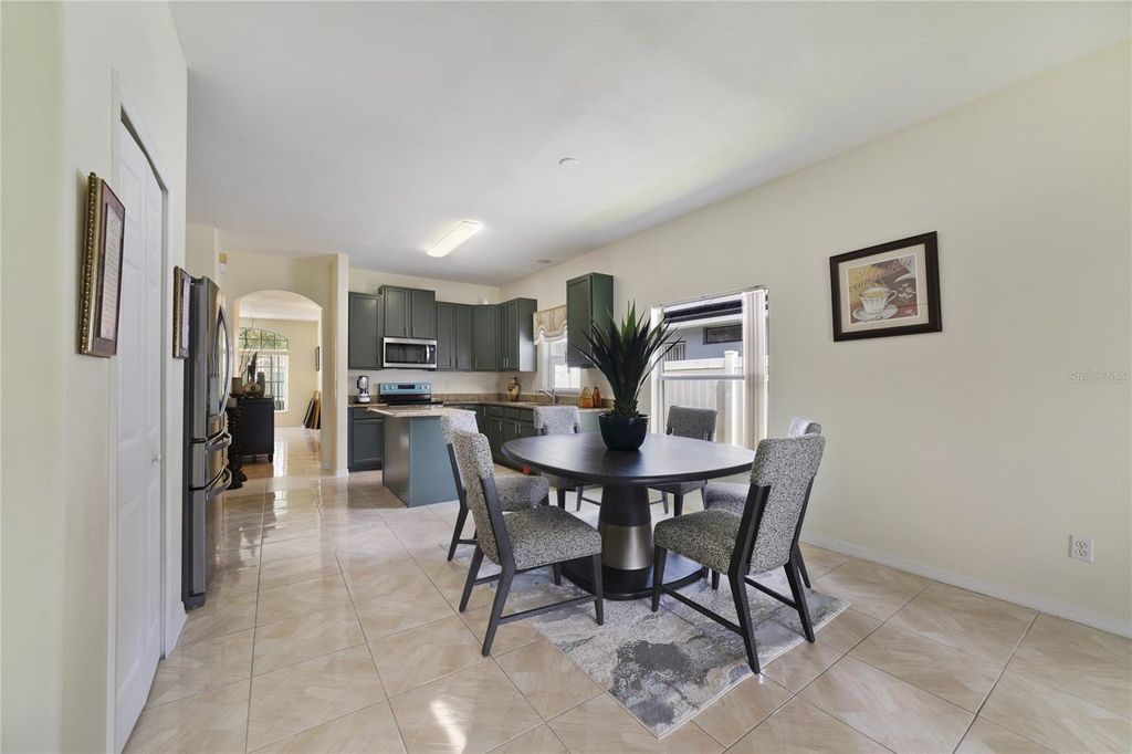 Image 12 of property listing at 8376 PORT LANCASHIRE DRIVE, Orlando, FL 32829