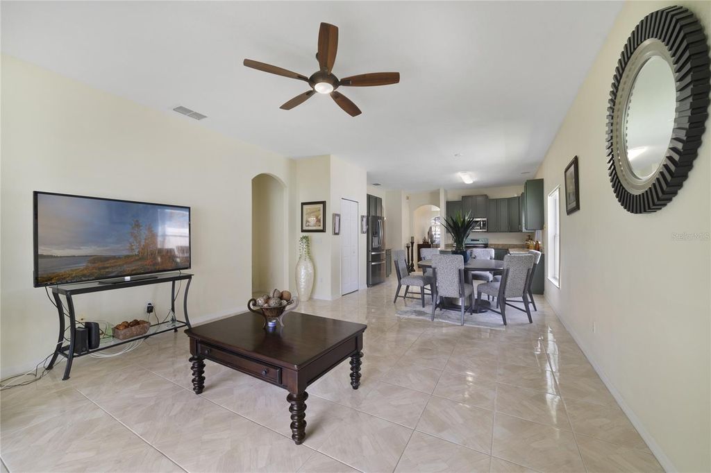 Image 13 of property listing at 8376 PORT LANCASHIRE DRIVE, Orlando, FL 32829