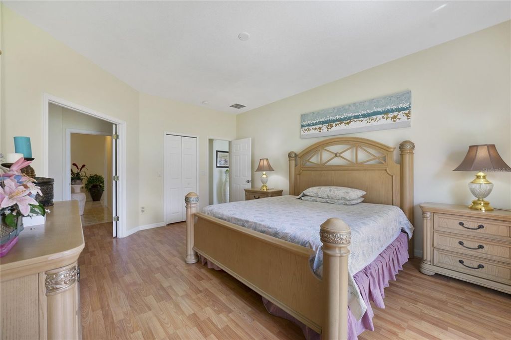 Image 19 of property listing at 8376 PORT LANCASHIRE DRIVE, Orlando, FL 32829