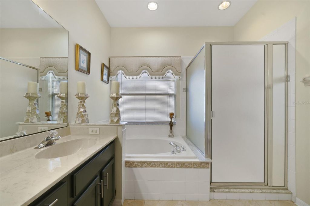 Image 23 of property listing at 8376 PORT LANCASHIRE DRIVE, Orlando, FL 32829