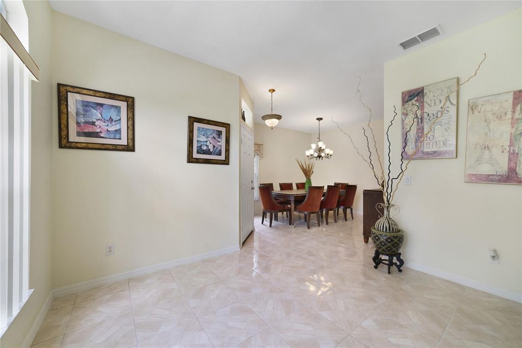 Image 4 of property listing at 8376 PORT LANCASHIRE DRIVE, Orlando, FL 32829