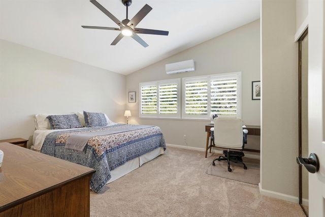8804 Bradbury Ct, Elk Grove, CA 95624