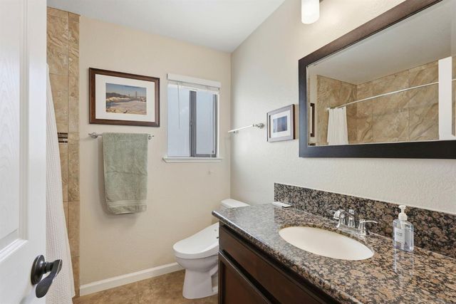 8804 Bradbury Ct, Elk Grove, CA 95624