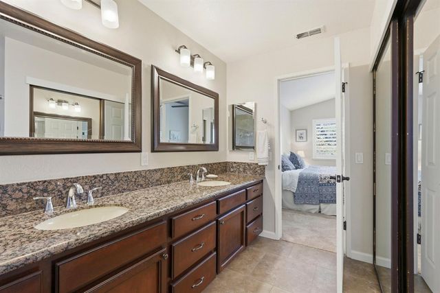 8804 Bradbury Ct, Elk Grove, CA 95624