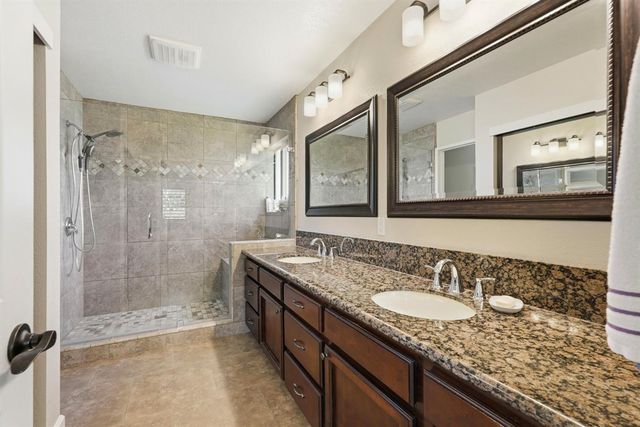 8804 Bradbury Ct, Elk Grove, CA 95624