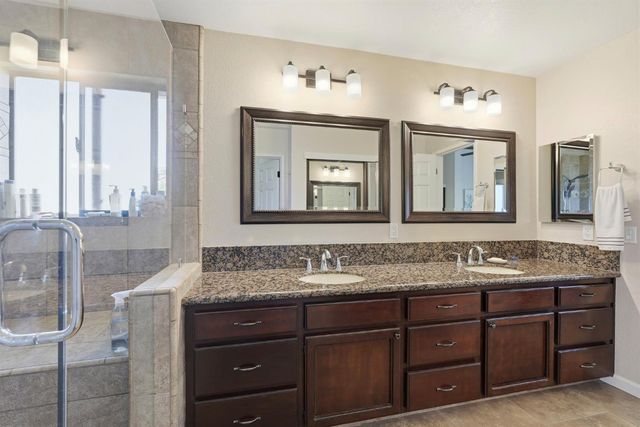 8804 Bradbury Ct, Elk Grove, CA 95624