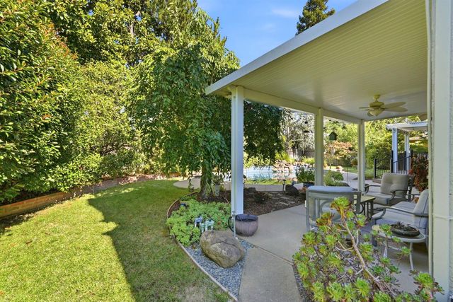 8804 Bradbury Ct, Elk Grove, CA 95624