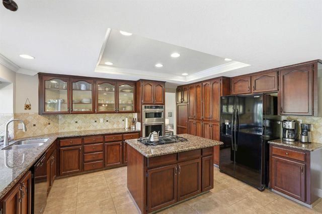 8804 Bradbury Ct, Elk Grove, CA 95624