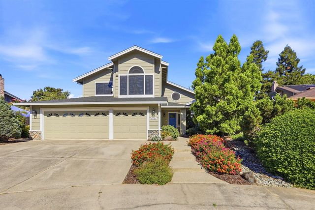 8804 Bradbury Ct, Elk Grove, CA 95624