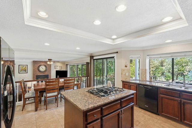 8804 Bradbury Ct, Elk Grove, CA 95624