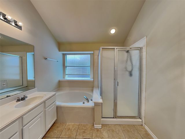 1905 Sharpsbury Drive, Euless, TX 76040