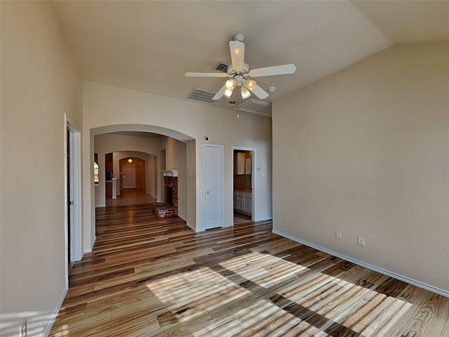 1905 Sharpsbury Drive, Euless, TX 76040