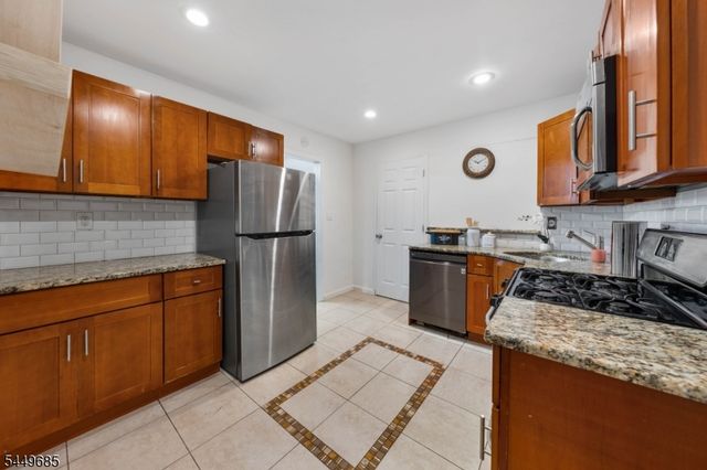 896 Maurice Ave, Rahway City, NJ 07065
