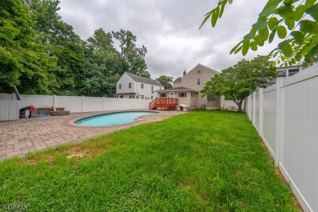 896 Maurice Ave, Rahway City, NJ 07065