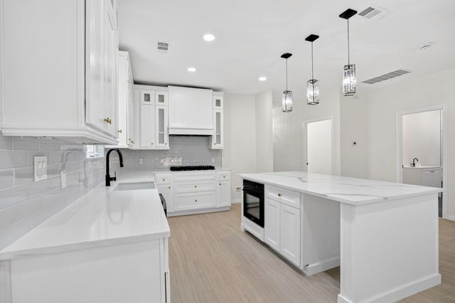 373 5TH Street NW, Paris, TX 75460