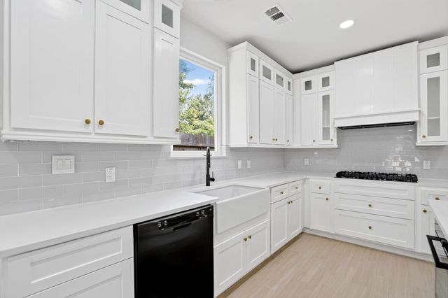 373 5TH Street NW, Paris, TX 75460